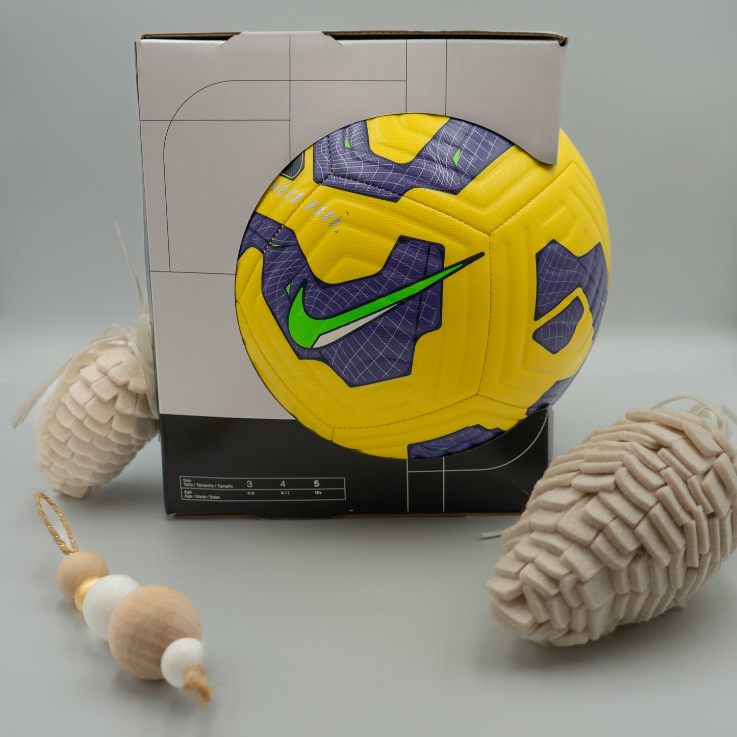 NIKE ACADEMY SOCCER BALL